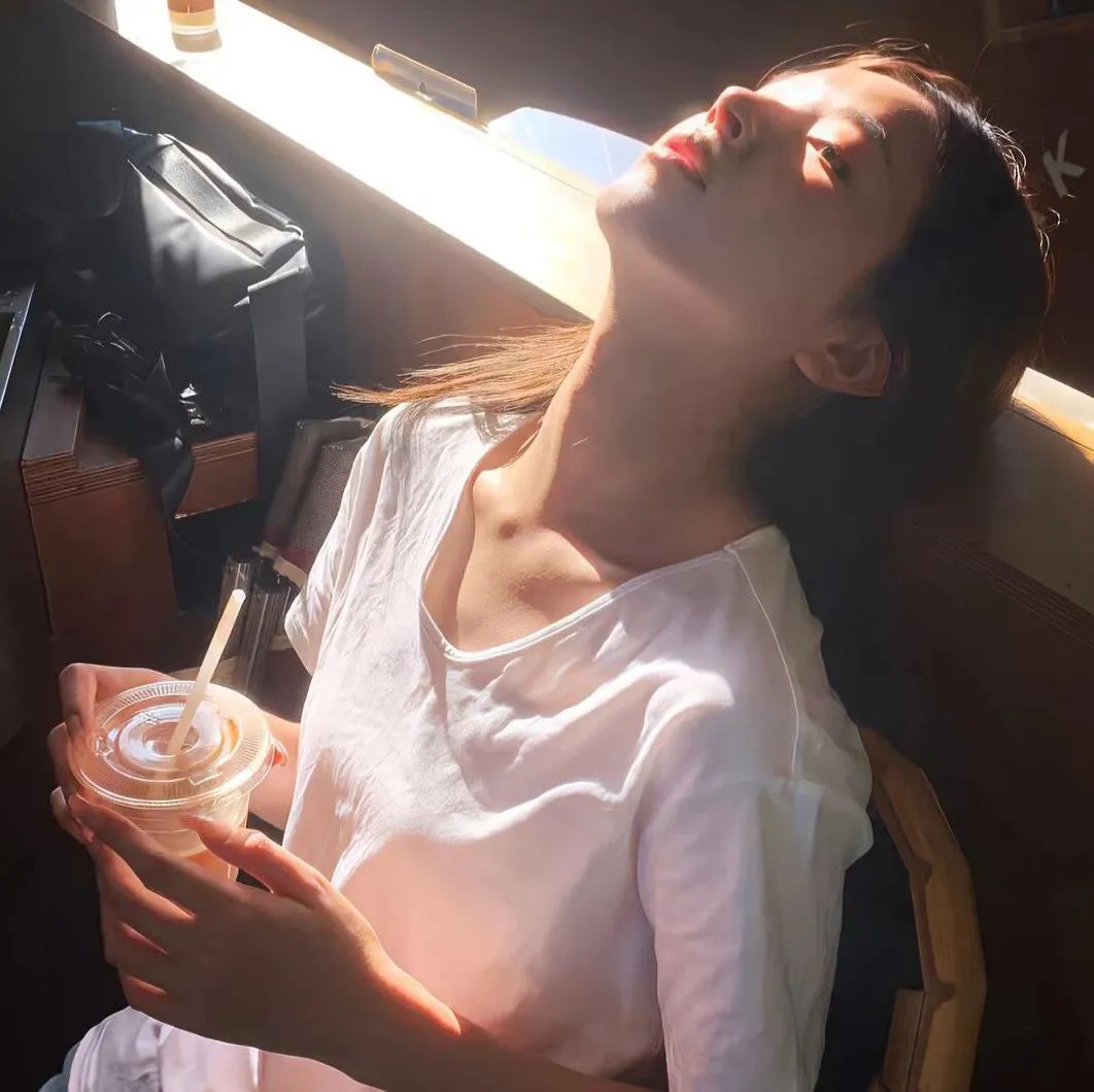 沉默的姑娘
